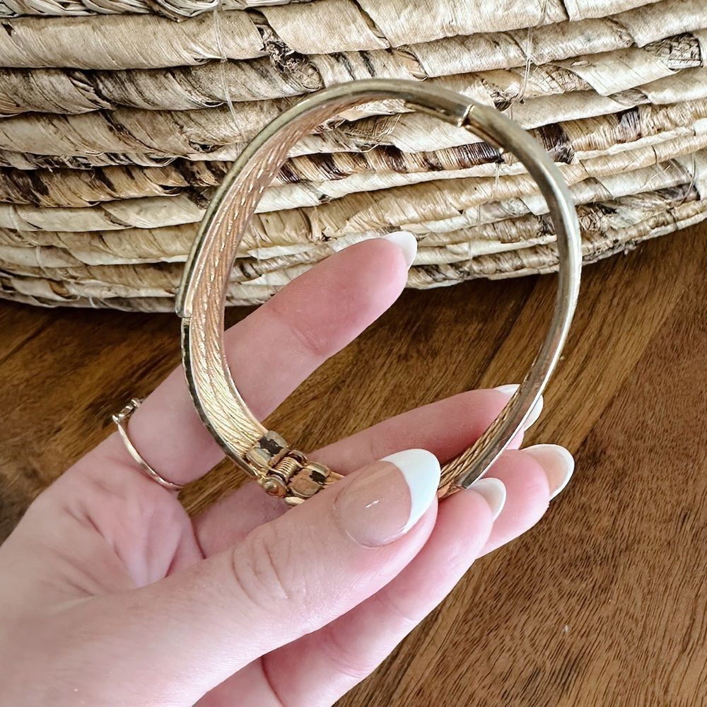 Vintage Gold and Silver Tone Bracelet - Picture 8 of 8